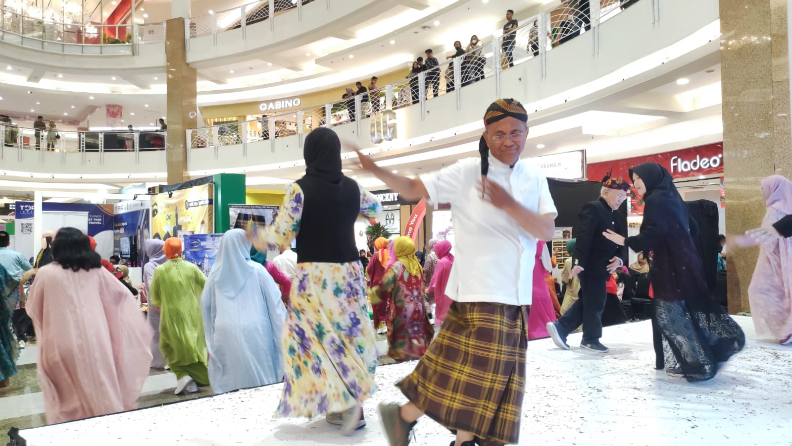 Komunitas SDI Style Tampil, Memorandum Umrah Holiday Expo 2023 Ditutup Meriah
