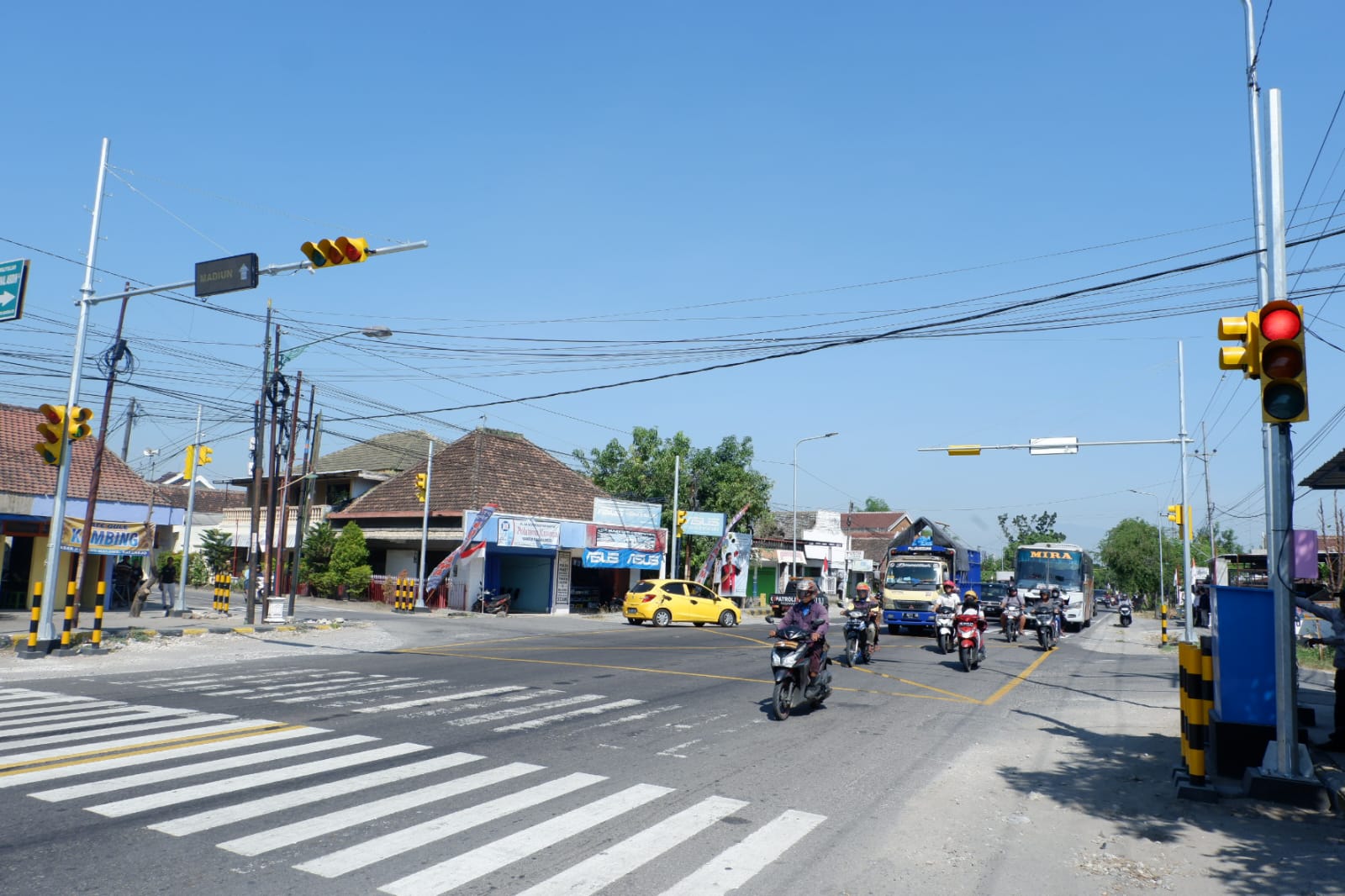 Dua Proyek Traffic light di Kabupaten Madiun Diaktifkan