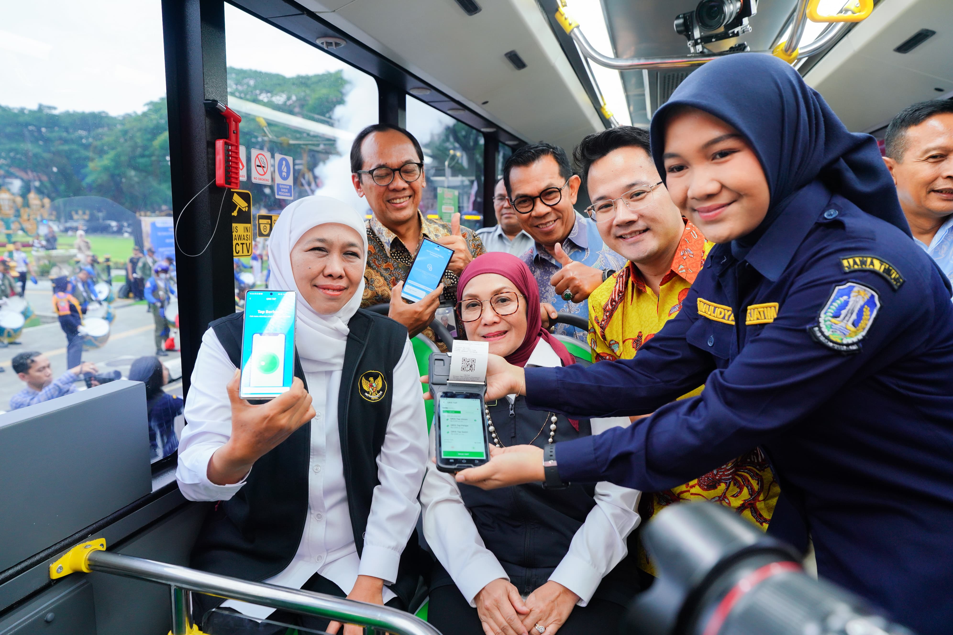 Kado Kemerdekaan Khofifah, Naik Trans Jatim Cuma Rp81