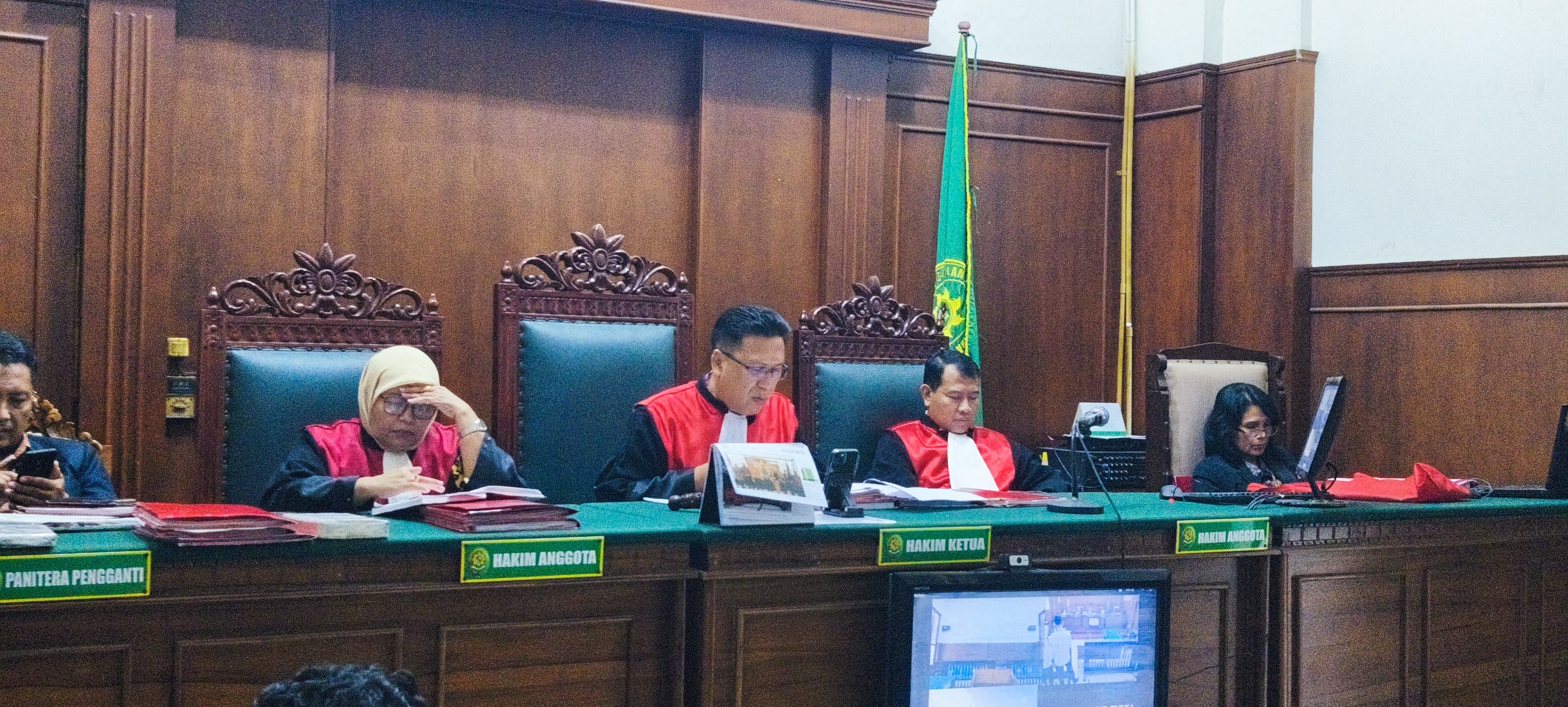 Sikat Motor di Warung Penyetan, Gantian Disikat Hukum