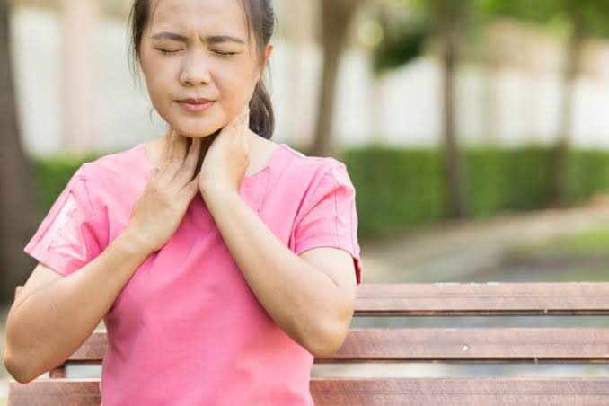 Cara Mengatasi Sakit Tenggorokan Agar Tidak Mengganggu Aktivitas Sehari-hari