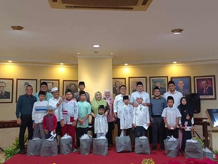 Buka Puasa Bersama dan Beri Santunan, Adi Sutarwijono: Perhatian kepada Wong Cilik dan Warga Tidak Mampu