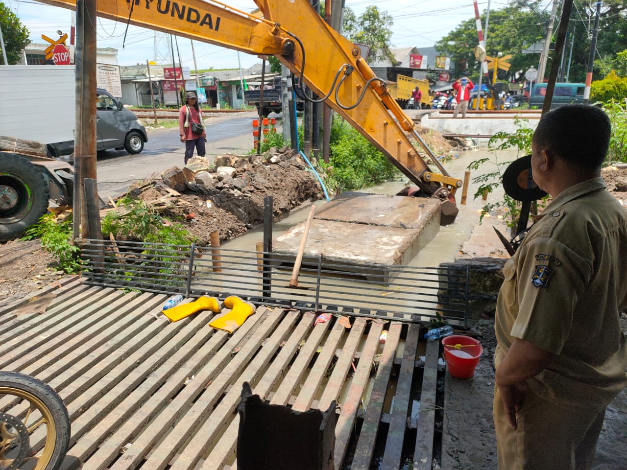 Ini Penyebab Banjir di Surabaya Barat