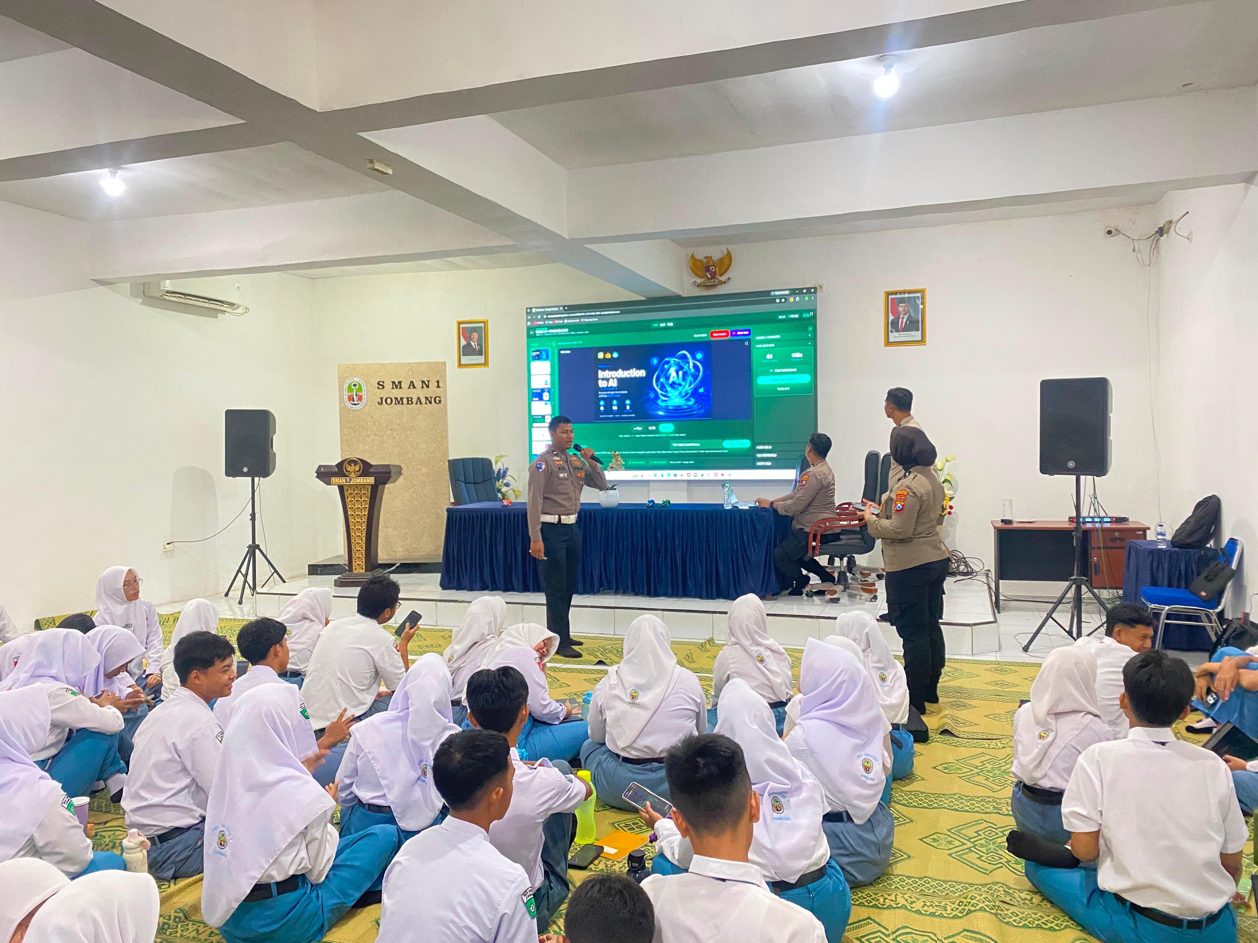 Polres Jombang Edukasi Pelajar SMAN 1 agar Bijak Gunakan AI