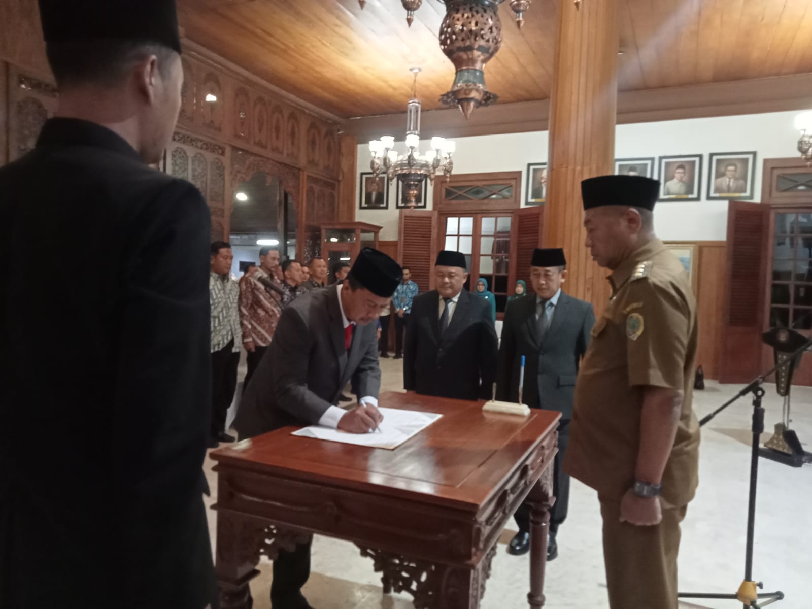 Sempat Mangkir, Mantan Sekda Tulungagung Akhirnya Dilantik Jadi Kepala Disnakertrans