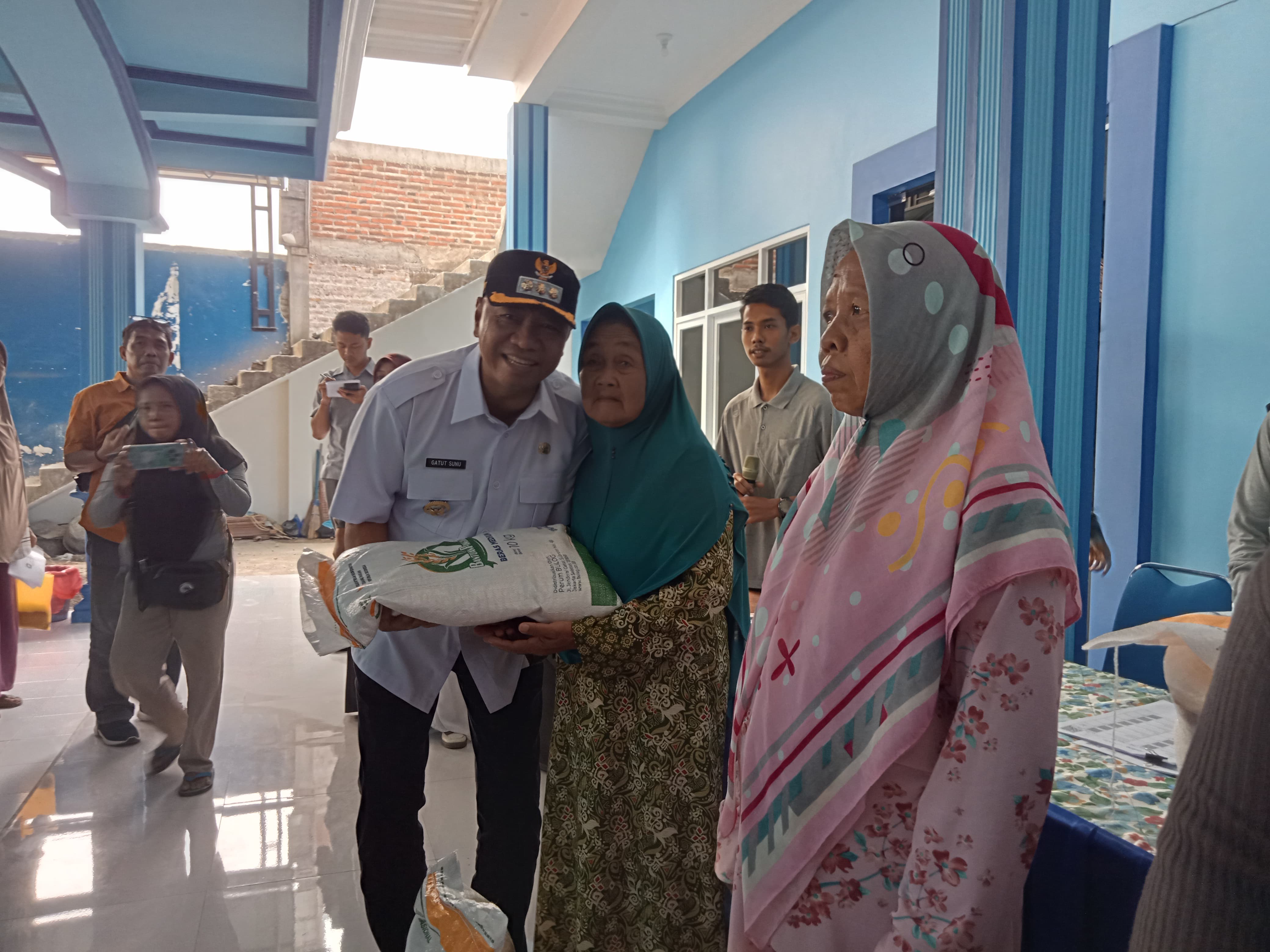 Pemkab Tulungagung dan Bulog Salurkan Ribuan Ton Beras Bantuan Pangan dari Pemerintah Pusat