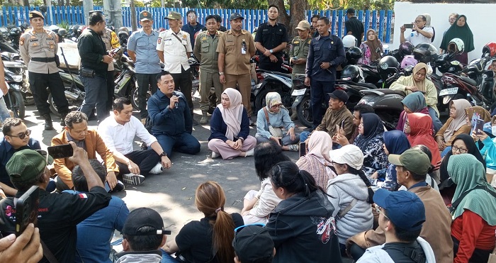 Digeruduk Pedagang Pasar, DPRD Kota Kediri Siap Kaji Ulang Perda dan Perwali