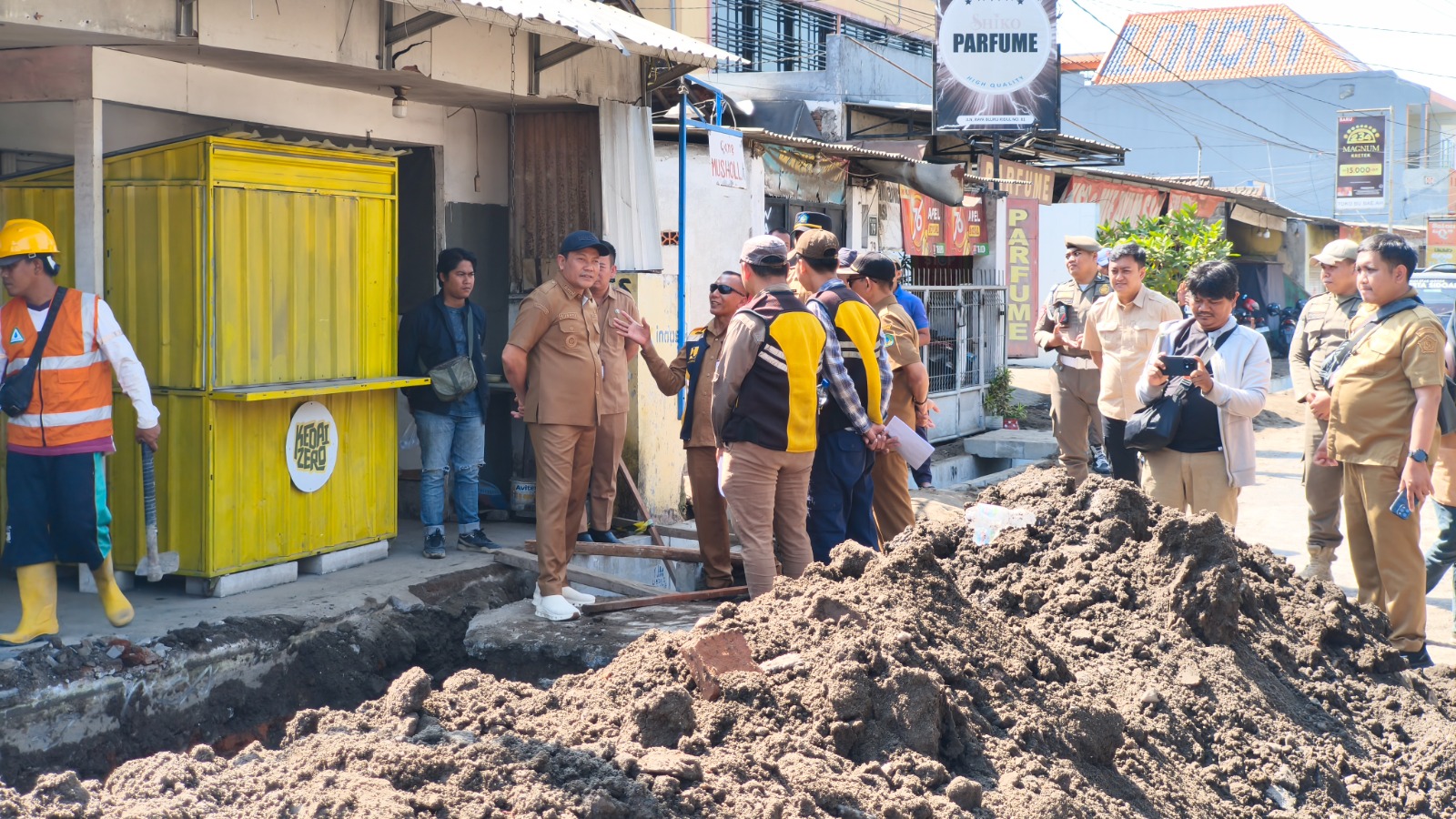 Sidak Jalan Bluru Kidul, Bupati Subandi: Proyek Harus Tepat Waktu 
