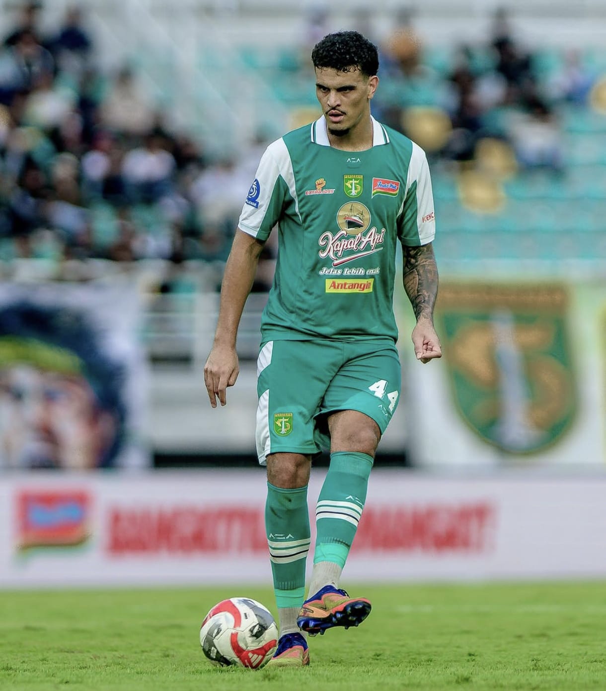 Gustavo Fernandes Ungkap Rahasia Tiga Laga Persebaya Tanpa Kebobolan