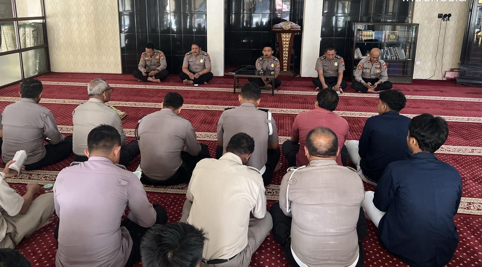Polres Pelabuhan Tanjung Perak Gelar Binrohtal Rutin