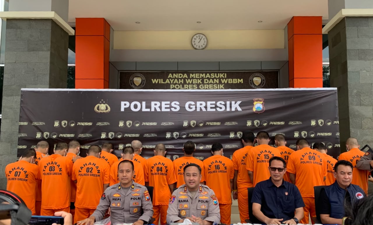 Polres Gresik Ungkap 14 Kasus Narkoba, 17 Tersangka Pengedar Diamankan