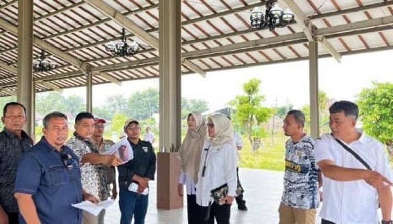 Komisi C DPRD Lamongan Sidak Proyek Balai Seni Gajah Mada Senilai Rp 4,3 Miliar