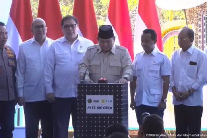 Prabowo Luncurkan Program PLTS 100 GWp di Jembrana, Targetkan Indonesia Mandiri Energi