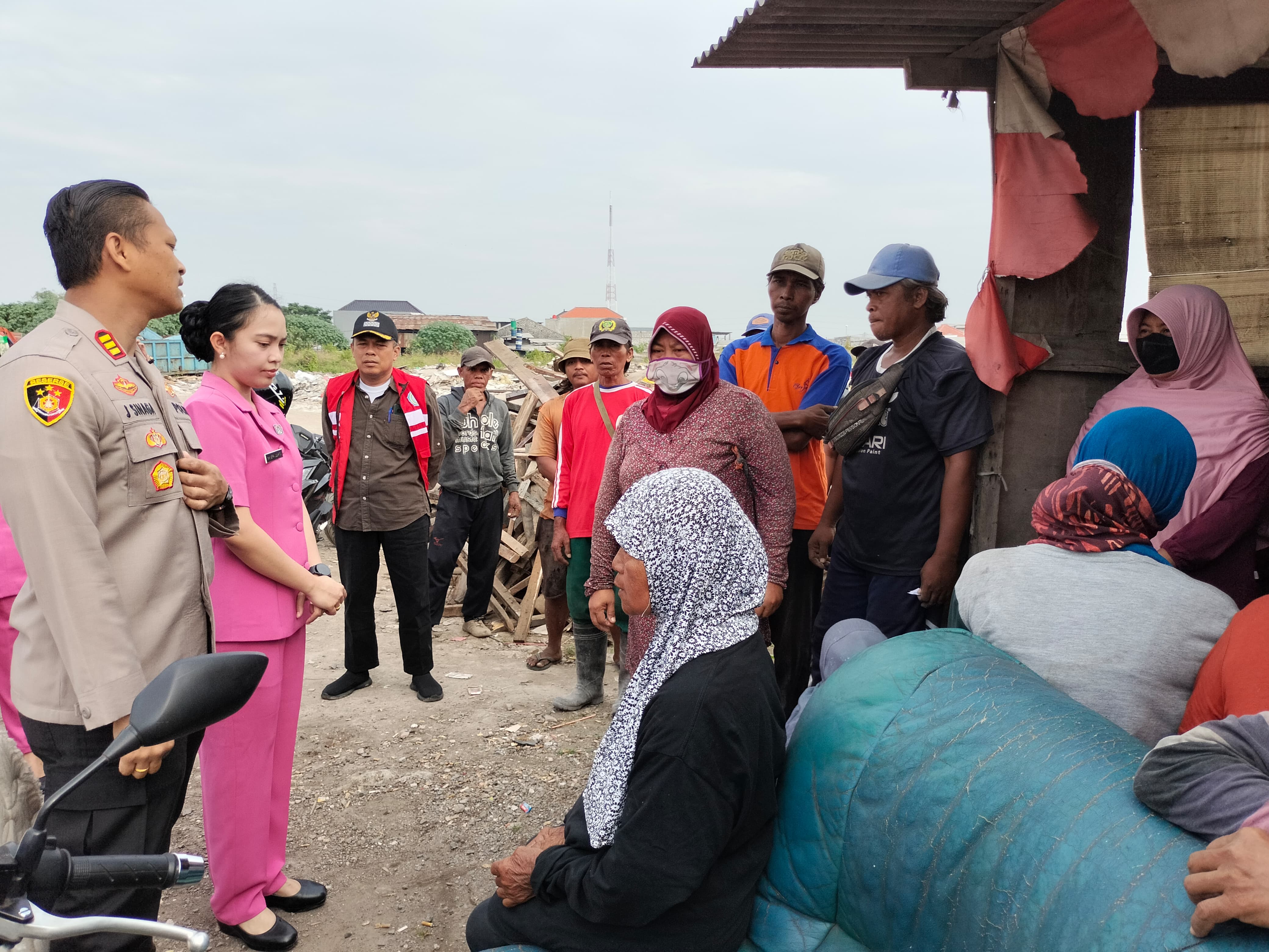 Polsek Tandes Gelar Bansos Meriah Sambut HUT ke-79 Bhayangkara, Jalin Kedekatan dengan Masyarakat