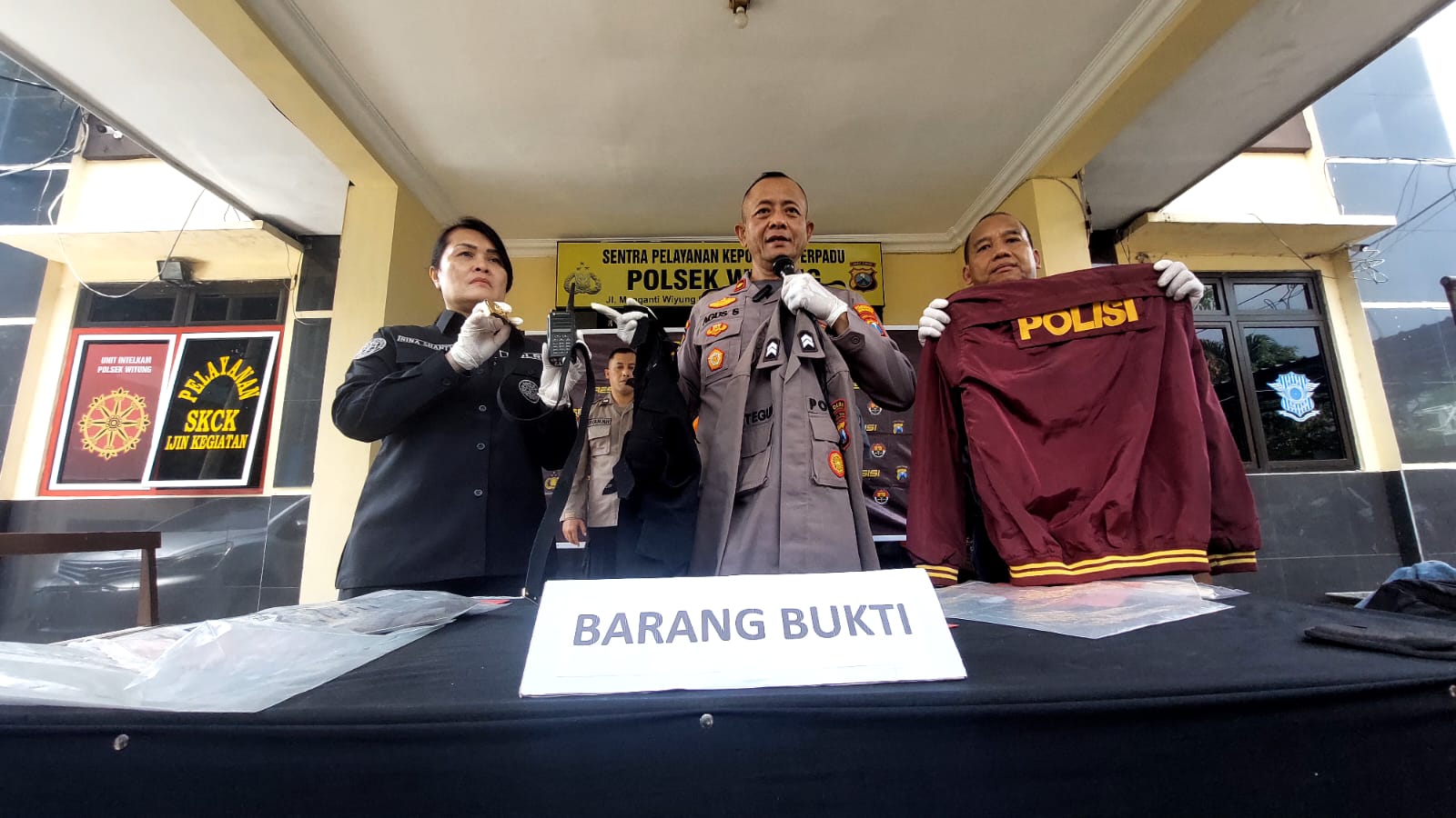 Nyaru Polisi, Pemuda Gayungsari Gondol Perhiasan Teman Masa SMP