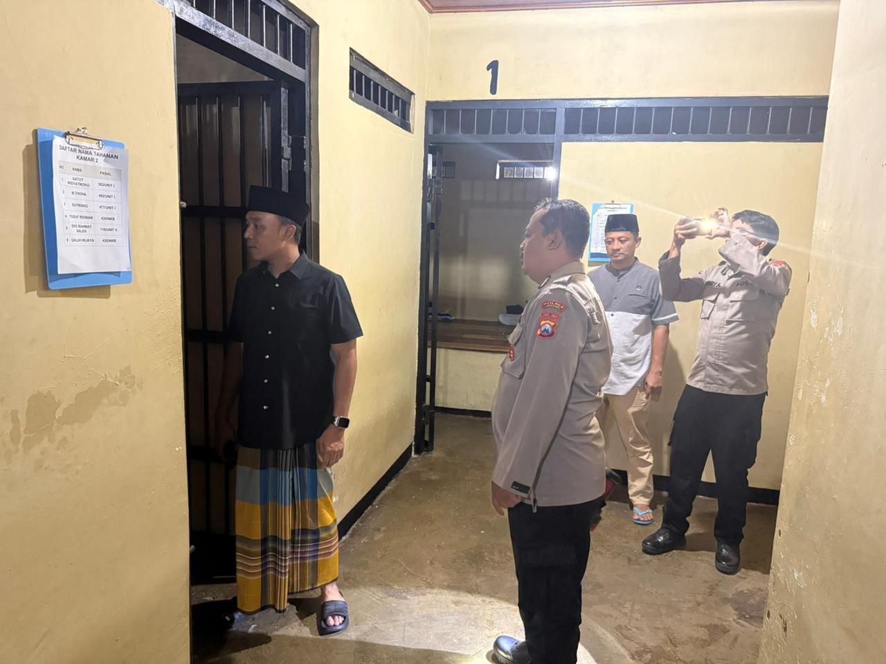 Kapolres Ngawi Cek Tahanan, Beri Motivasi di Awal Ramadan