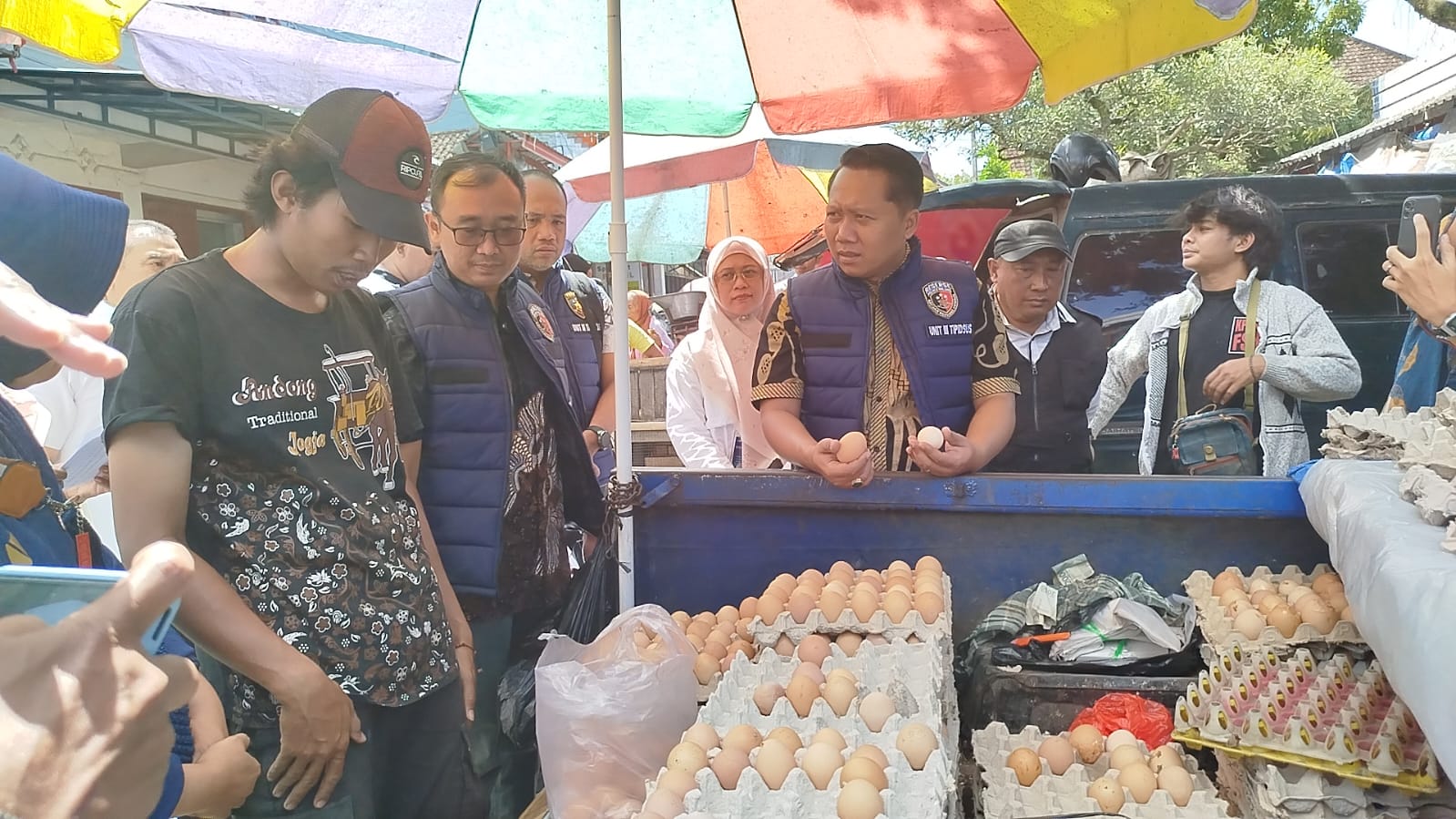 Jamin Pasokan Aman Jelang Lebaran, Satgas Pangan Sidak Pasar Kepanjen dan Cek Kelayakan Snack