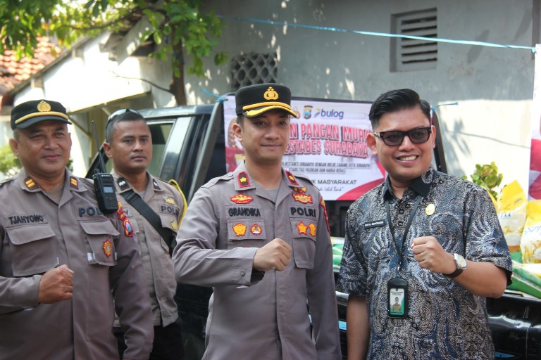Polsek Genteng Gelar Gerakan Pangan Murah untuk Warga