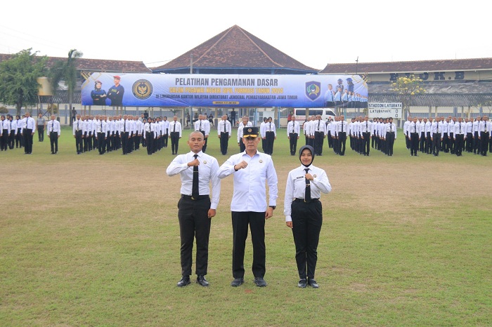 Kakanwil Kadiyono Tutup Orientasi CPNS Pemasyarakatan Jatim dengan Gaya Humanis