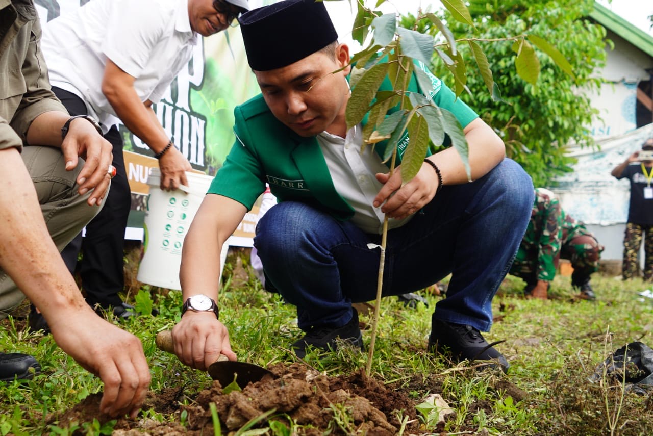 Peringati Hari Lingkungan Hidup 2025, Bupati Mojokerto Tanam 1.000 Bibit Pohon 