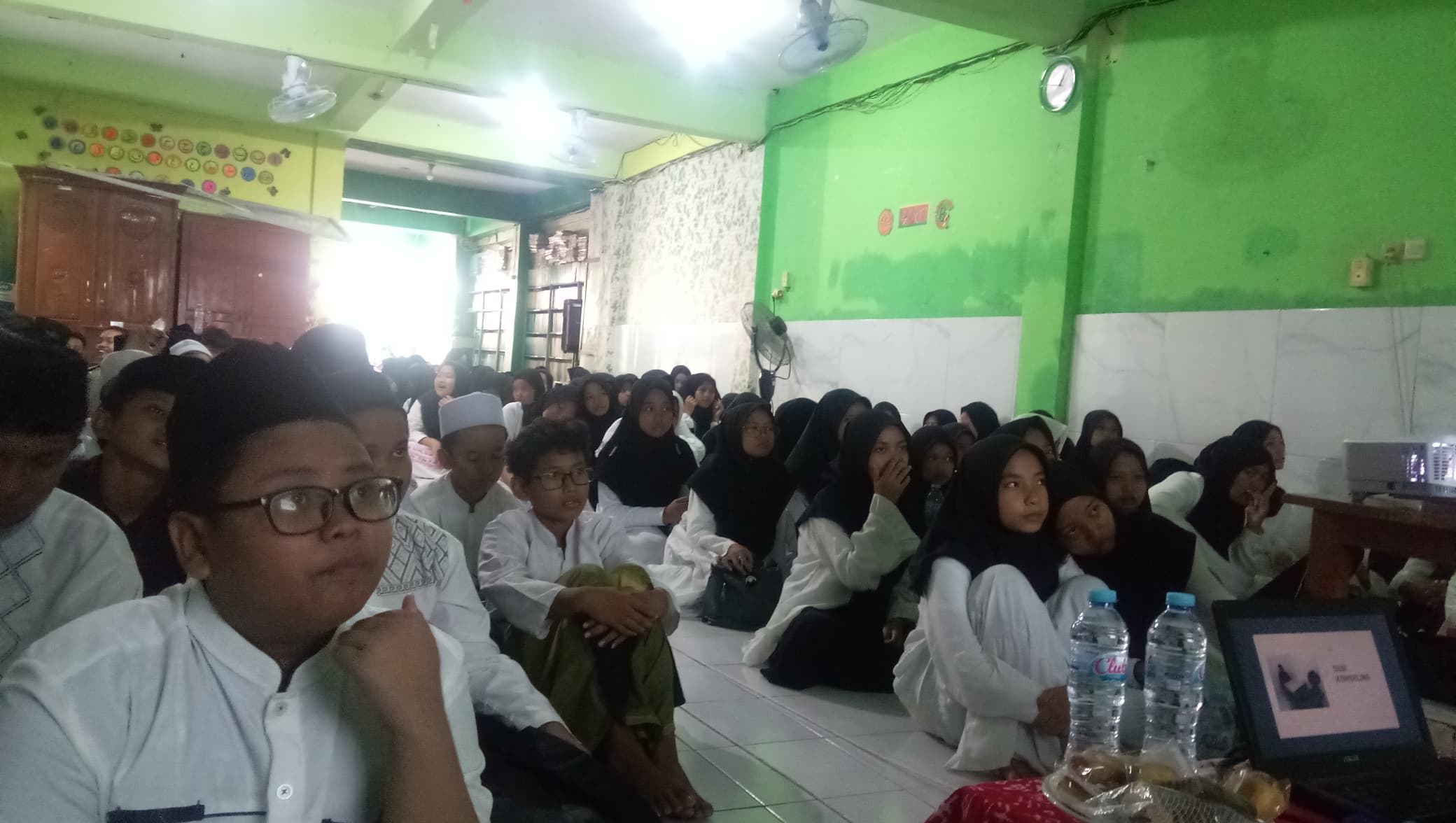 Satgas Kampung Bebas Narkoba Gelar Penyuluhan Bahaya Narkoba di SMP Bachrul Ulum Putat Jaya