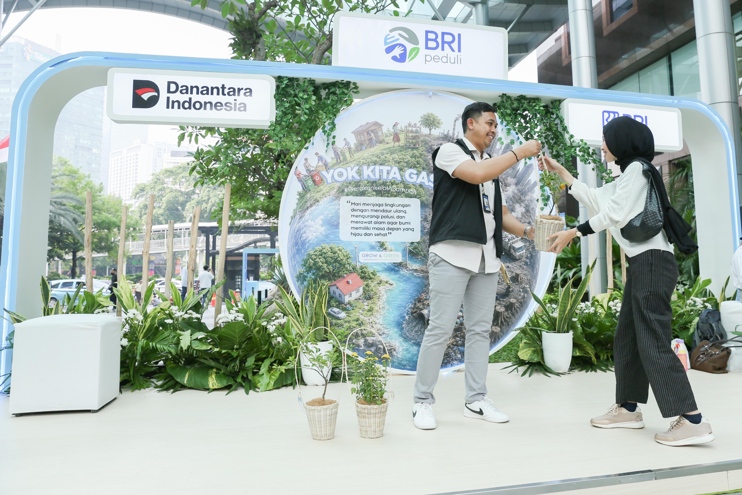 BRI Ajak Masyarakat Kelola Sampah Plastik Lewat Green Action BRI Peduli