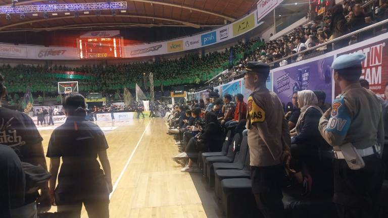 Pengamanan di DBL Surabaya, Polsek Gayungan Pastikan Keamanan Penonton