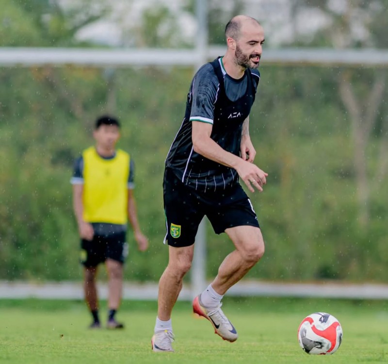 Milos Raickovic Bertekad Bawa Tiga Poin ke Surabaya Lawan Persijap Jepara