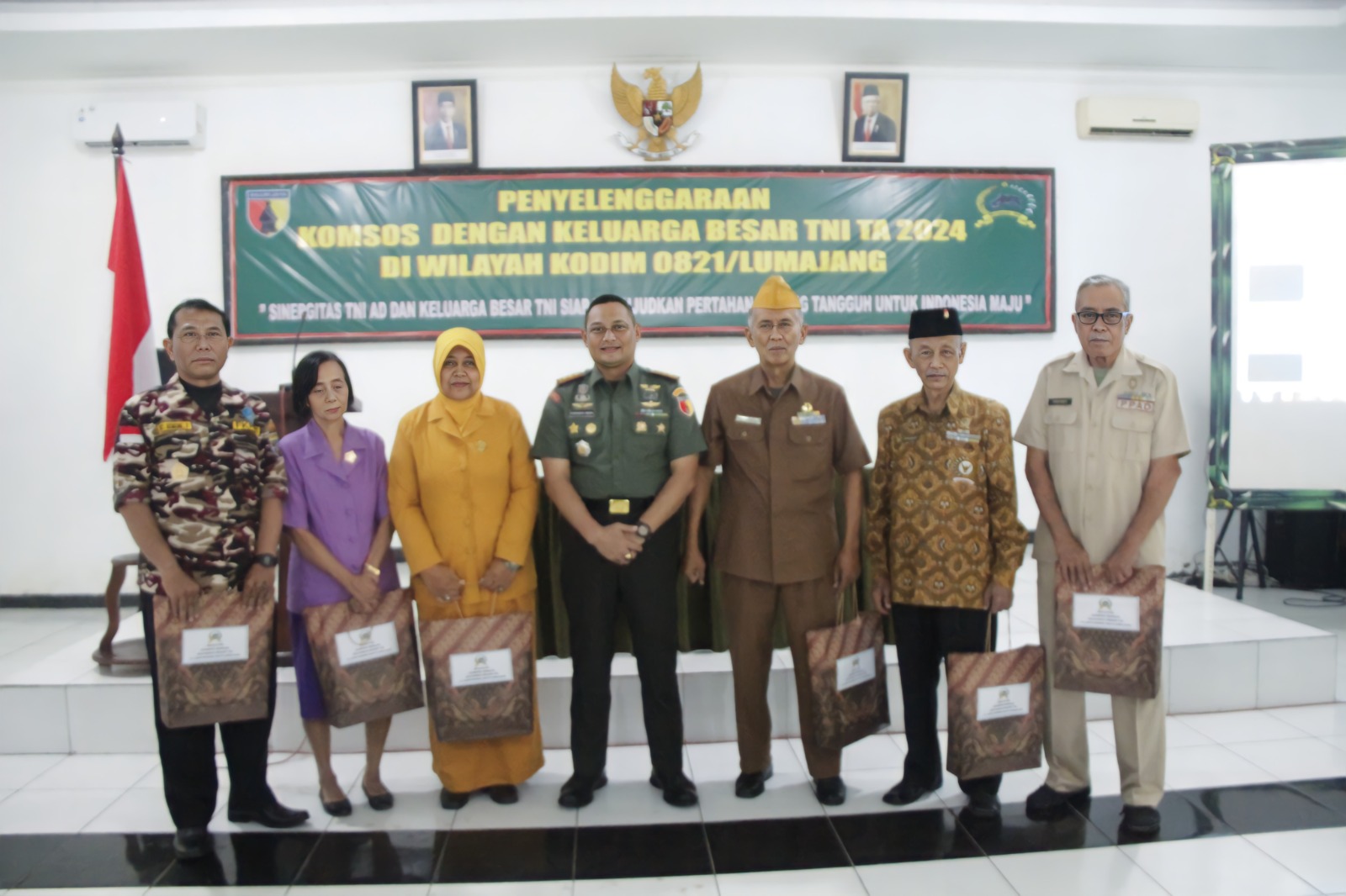 Pererat Silaturahmi, Kodim 0821/Lumajang Gelar Komsos dengan Keluarga Besar TNI