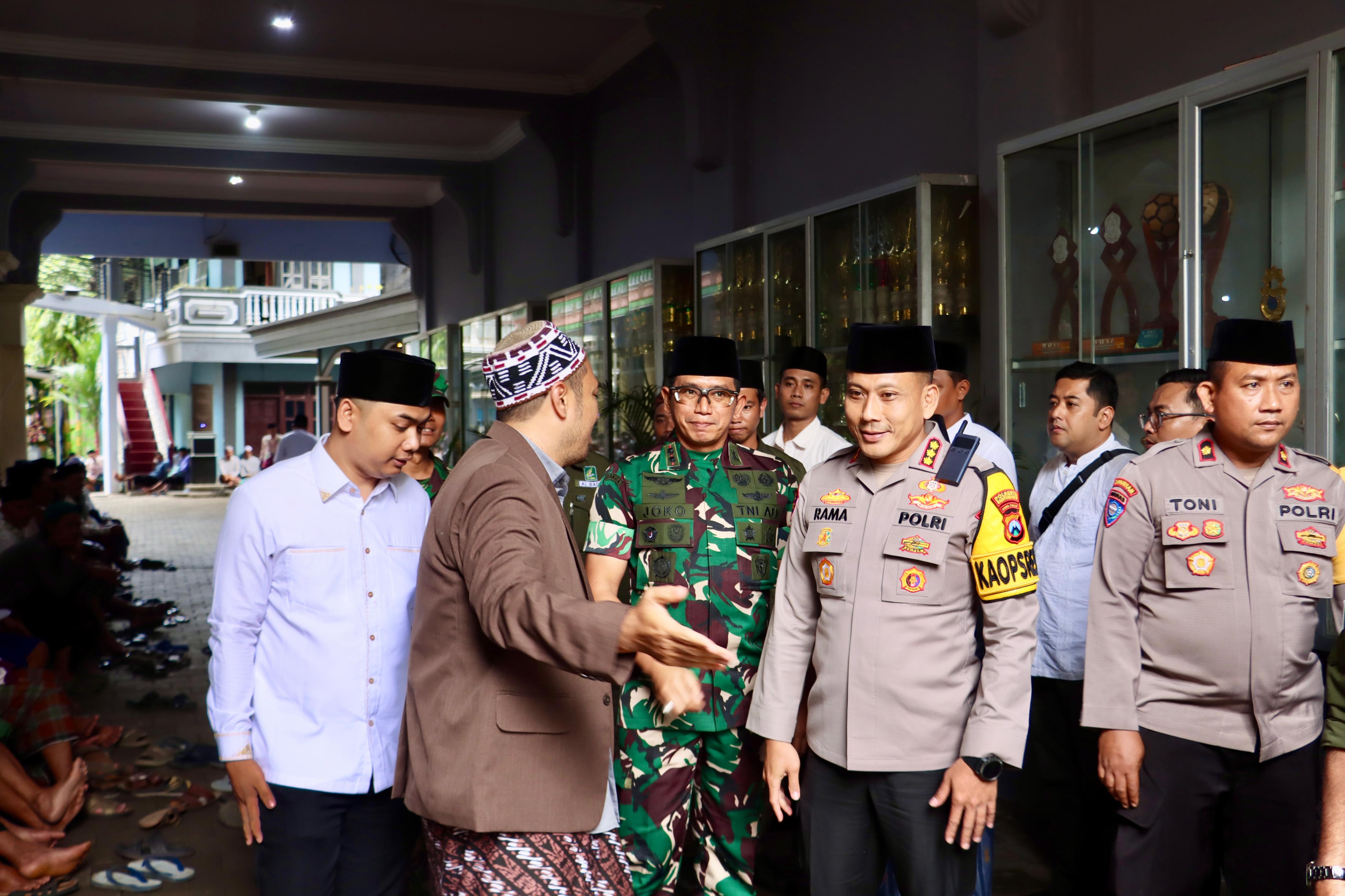 Kapolresta Banyuwangi Hadiri Haul Masyayikh di Ponpes Darussalam Blokagung