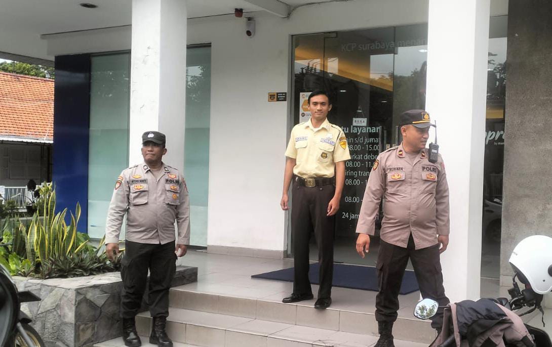 Patroli Skala Kecil Polsek Gayungan Fokus Keamanan Perbankan