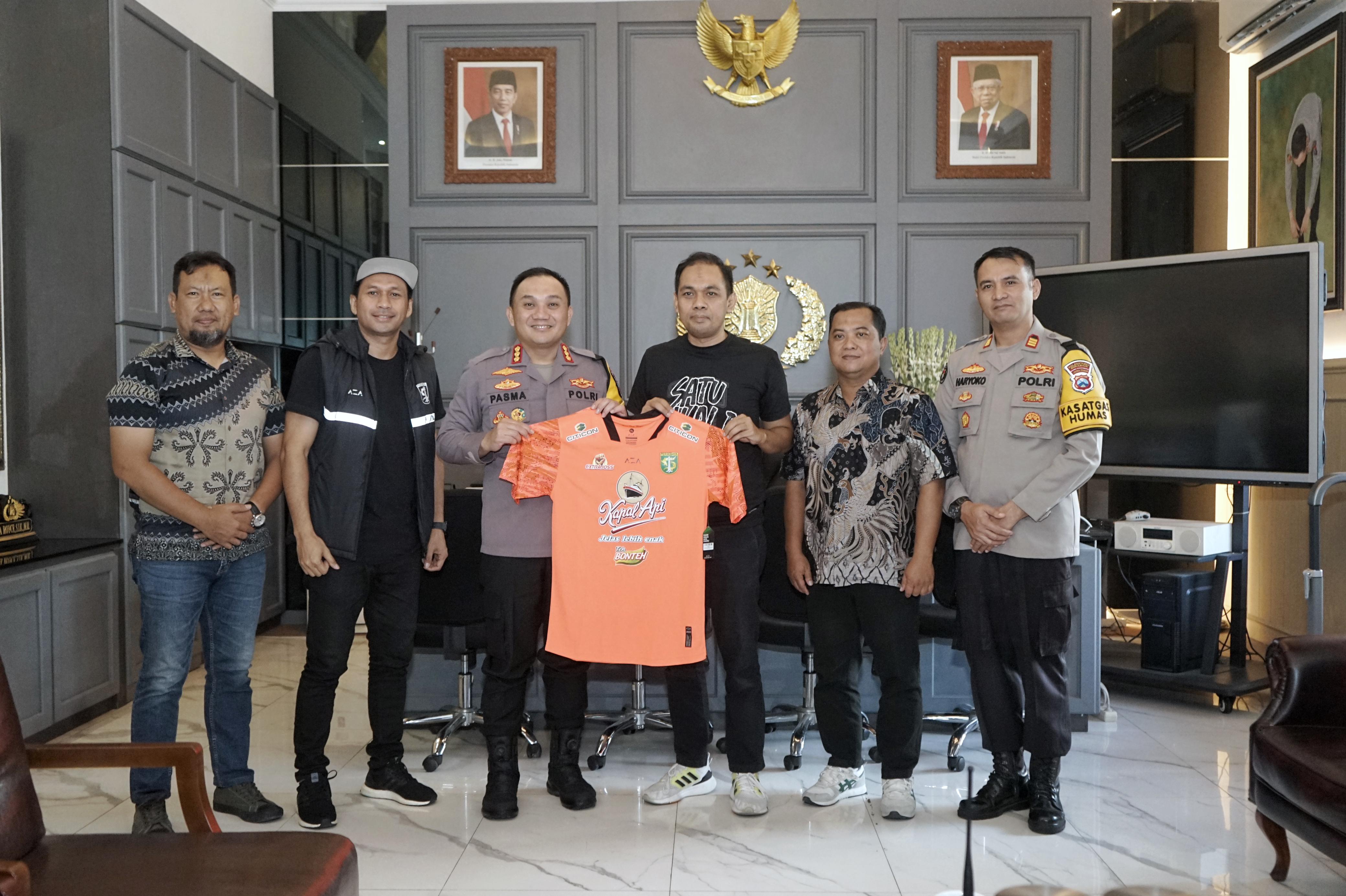 Official Persebaya Apresiasi Polrestabes Surabaya dalam Pengamanan Pertandingan Liga 1