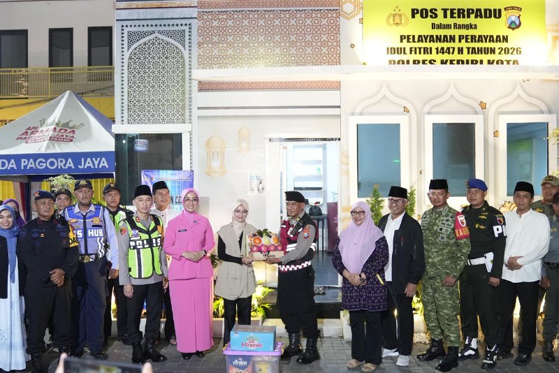 Kapolres Kediri Kota Dampingi Forkopimda Tinjau Pospam Malam Takbir Idulfitri
