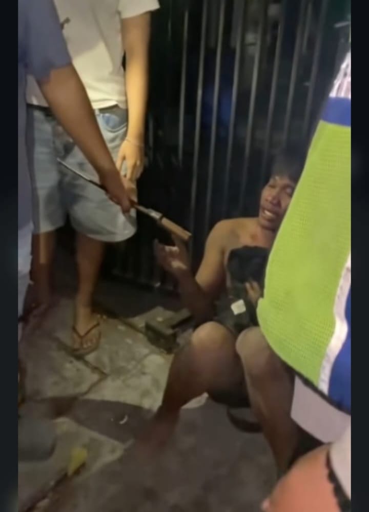 Begal Bersajam Diamankan Warga dan Polisi di Jalan Ngagel