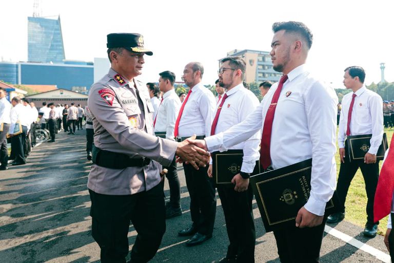 Satreskrim Polres Gresik Terima Penghargaan Kapolda Jatim Ungkap Kasus Pembunuhan 1x24 Jam