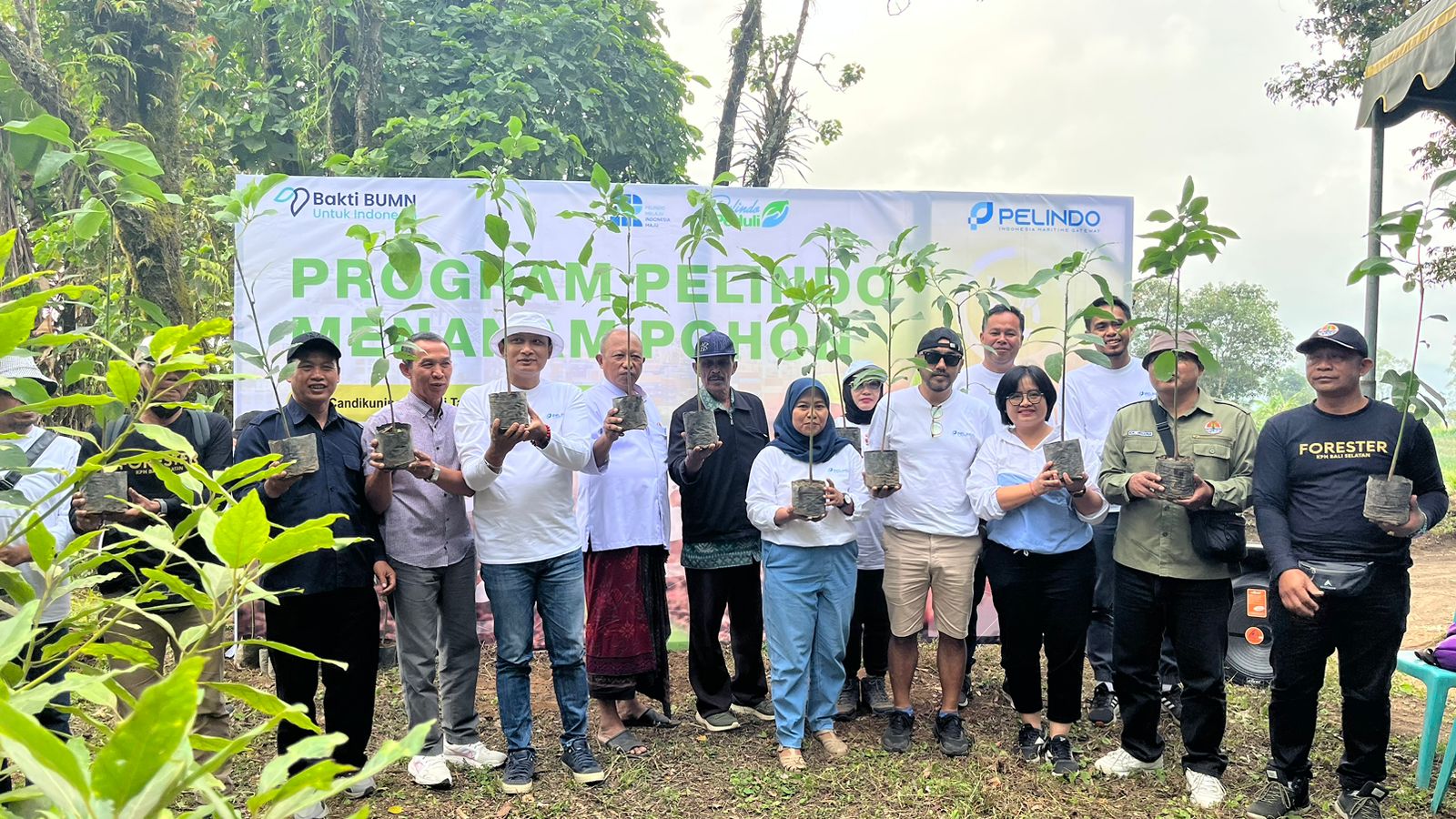 Lestarikan Lingkungan, Pelindo Regional 3 Tanam 2.500 Bibit Pohon