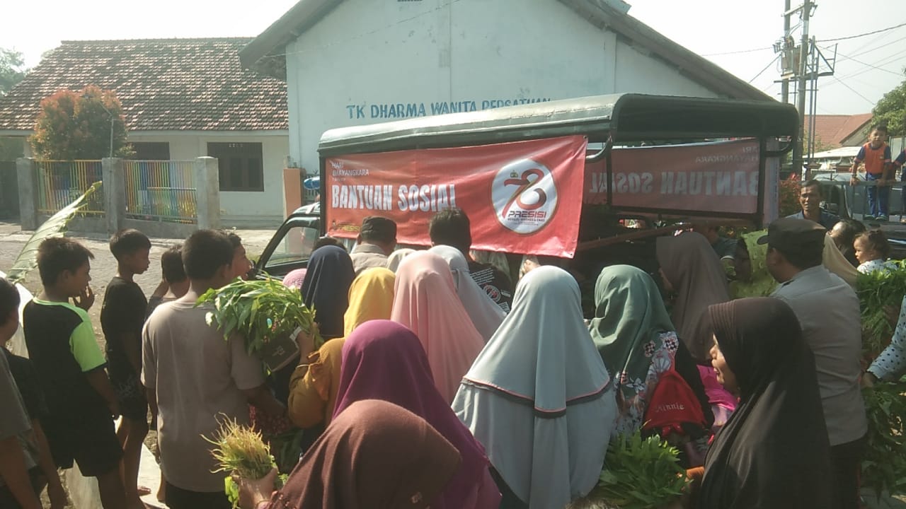 Polsek Cerme Bagikan Bantuan Sosial dan Santunan dalam Rangka Hari Bhayangkara ke-78