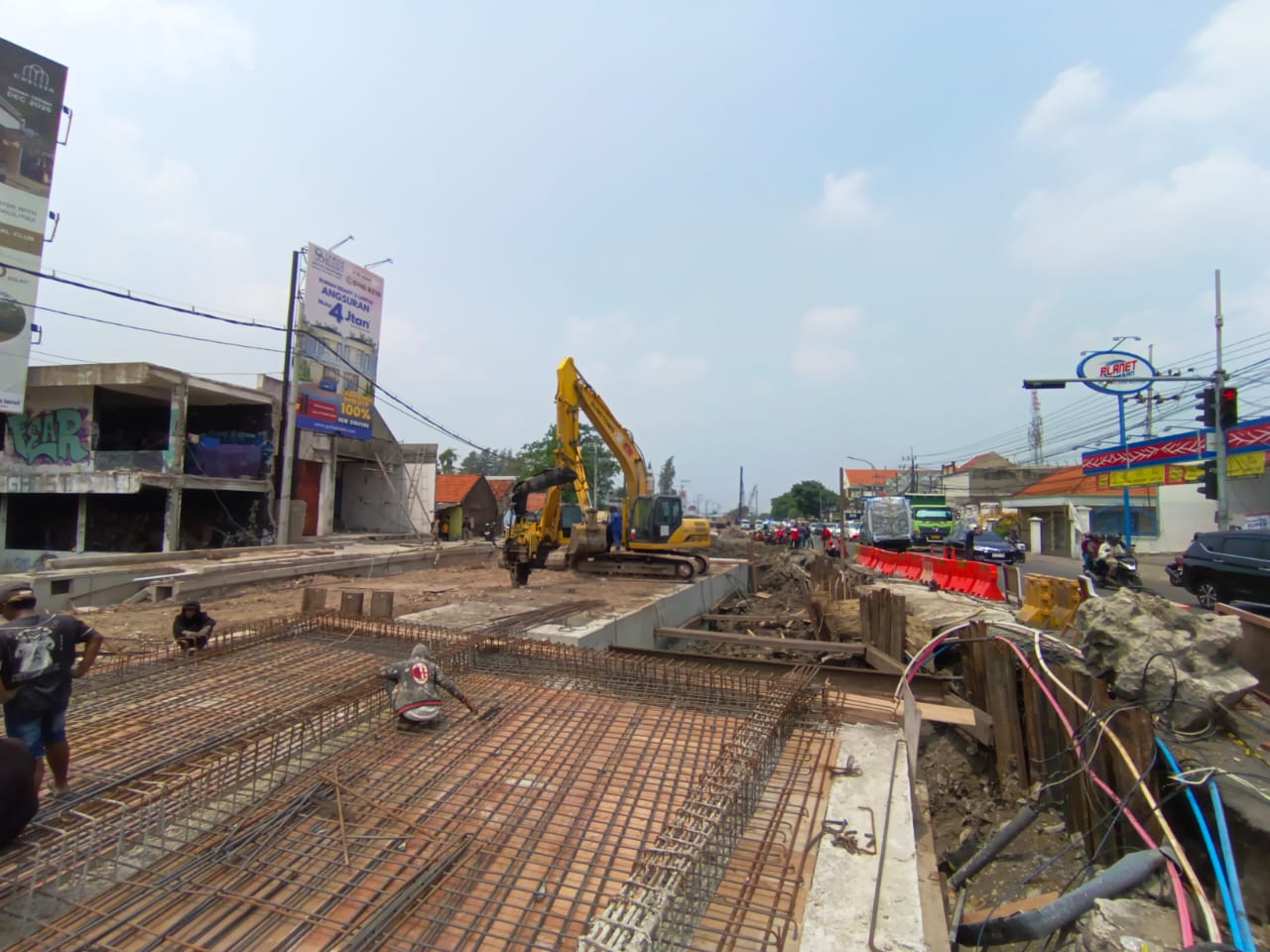 Pembebasan Lahan Lambat, Proyek Pelebaran Jalan Raya Menganti Lidah Wetan Terancam Molor