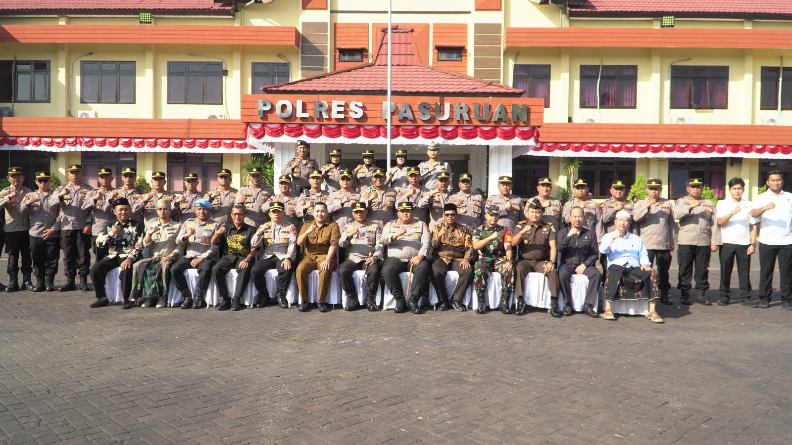 Kapolda Jatim Coffee Morning di Polres Pasuruan, Perkuat Sinergi Forkopimda dan Tokoh Masyarakat