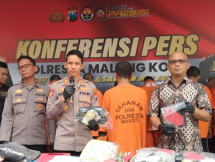 Pengunjuk Rasa Bawa Molotov Diduga Diupah Rp 20 Ribu untuk Bakar Gedung DPRD Kota Malang 