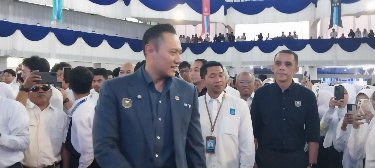 Kunjungi ITS, Menteri AHY Disambut 6.993 Mahasiswa Baru