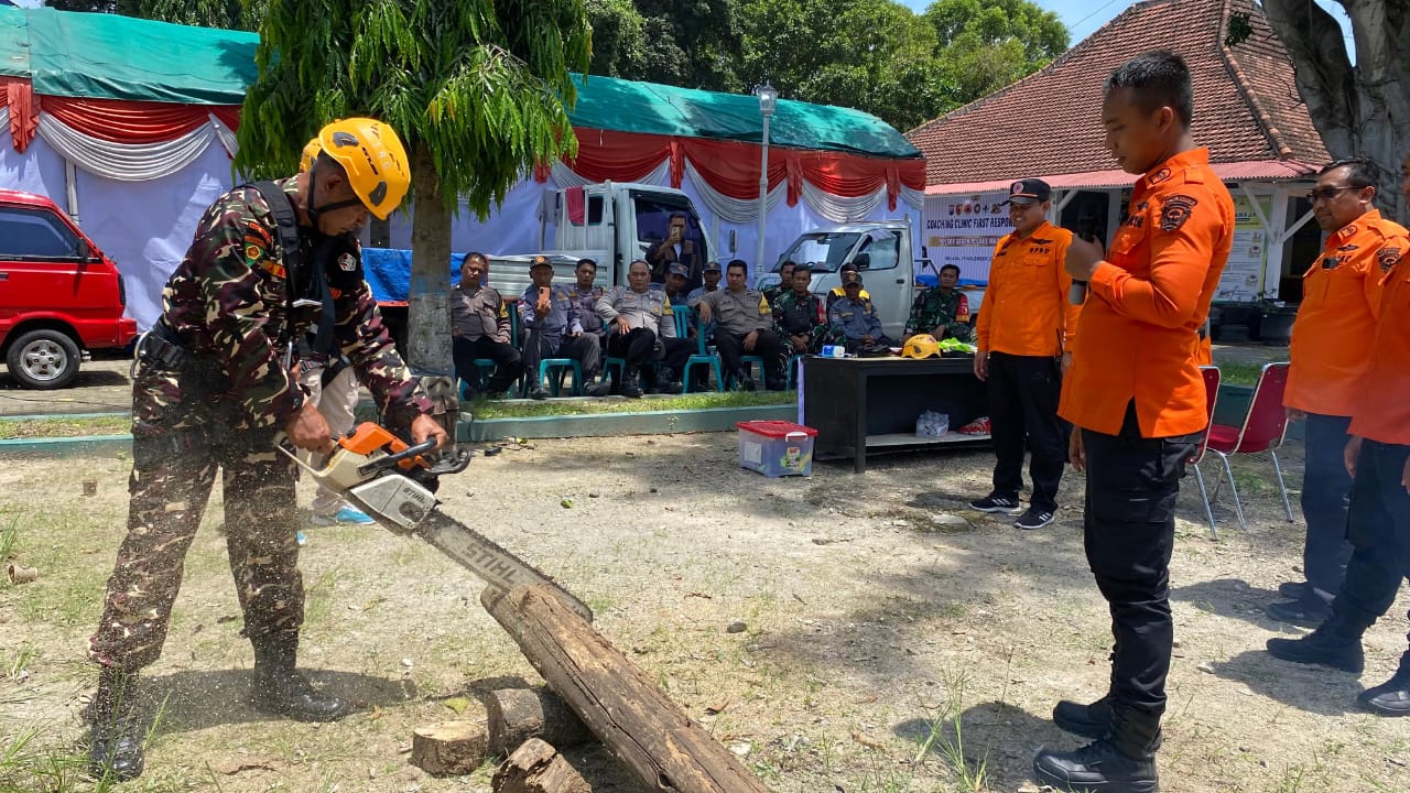 Polsek Geger Latih Bhabinkamtibmas dan Linmas Keterampilan Kedaruratan