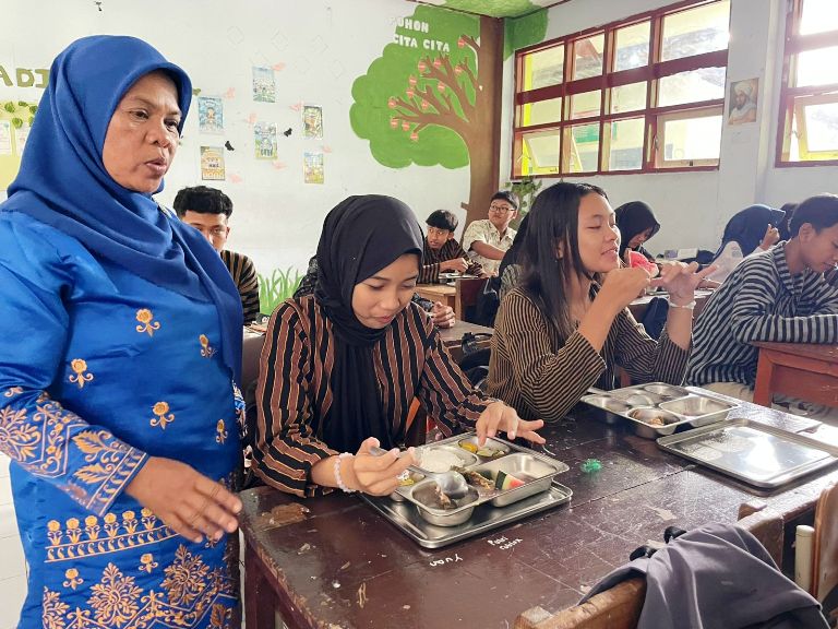 MBG Telah Dinikmati 69.742 Pelajar Magetan