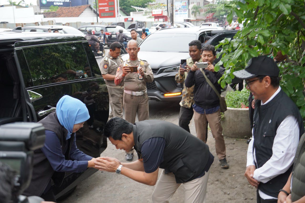 Bantu Wong Cilik, Gubernur Jatim Gencar Gelar Pasar Murah