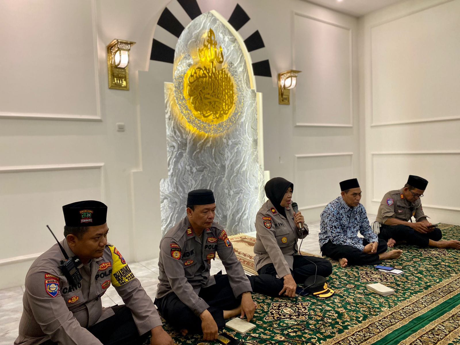 Polsek Karangpilang Gelar Binrohtal dan Doa Bersama, Tingkatkan Kualitas SDM Polri