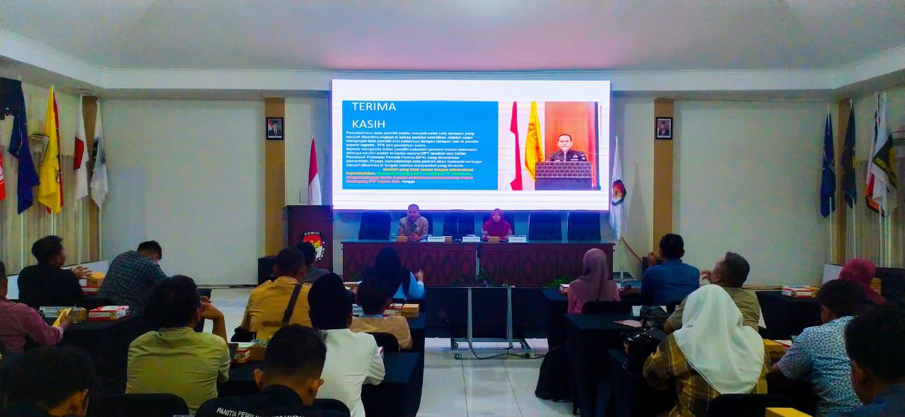 Kordiv Pencegahan Parmas Humas Bawaslu Bojonegoro Jadi Narasumber Bimtek Rekapitulasi DPT Pilkada 2024