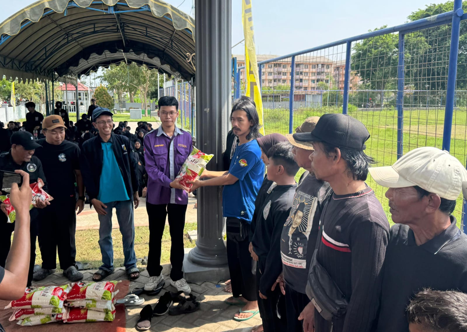Peringati Sumpah Pemuda, KNPI Kota Kediri Gelar Baksos dan Aksi Bersih Lingkungan
