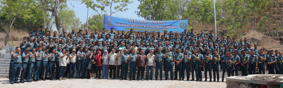 Personel TNI AL Kunjungi Perumahan Kokoh City di Bangkalan