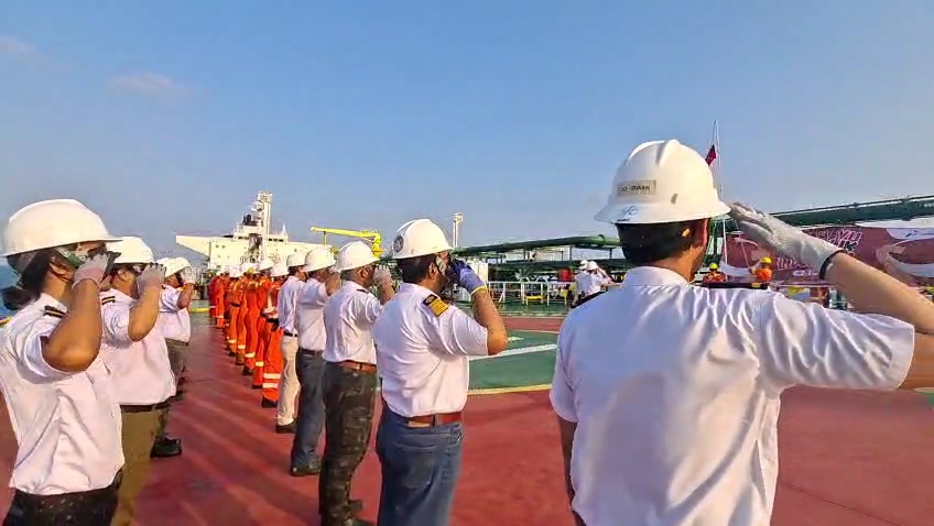 Merah Putih Berkibar di Laut Jawa, Satpolairud dan Pertamina Upacara di Atas Kapal