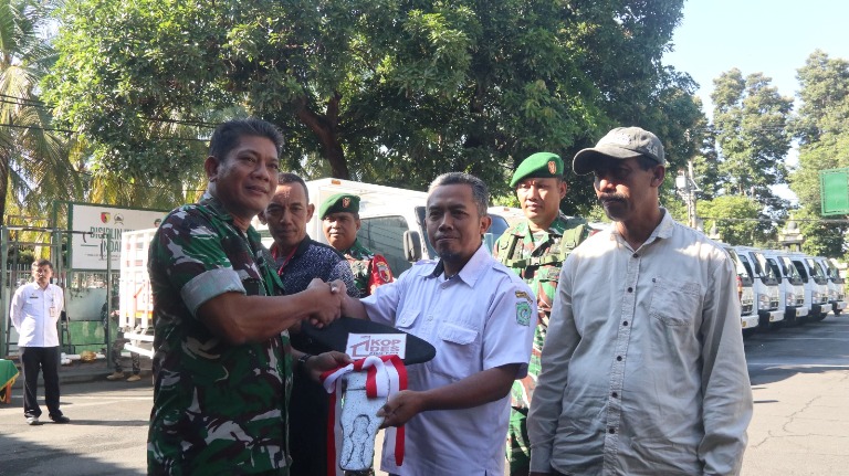 Kasdim 0821/Lumajang Serahkan 47 Kendaraan Operasional Koperasi Merah Putih